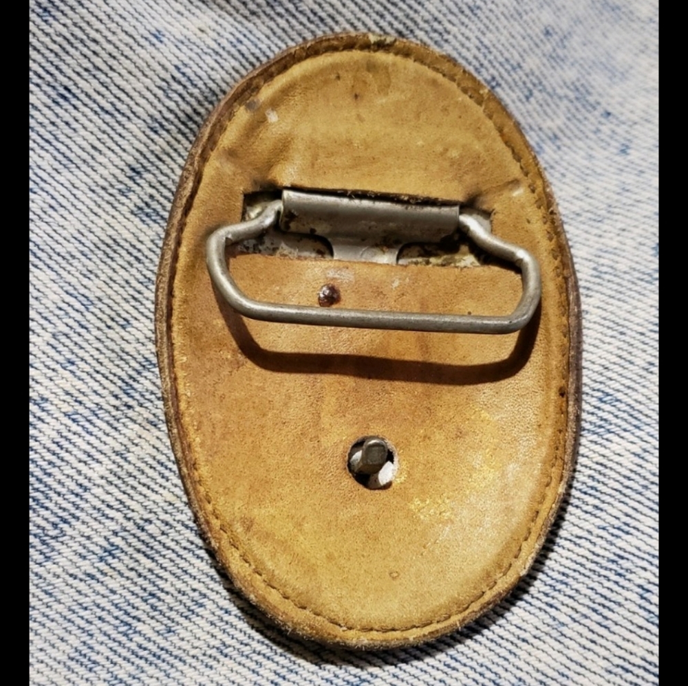 Embroidered Buckle - Picture 4 of 4